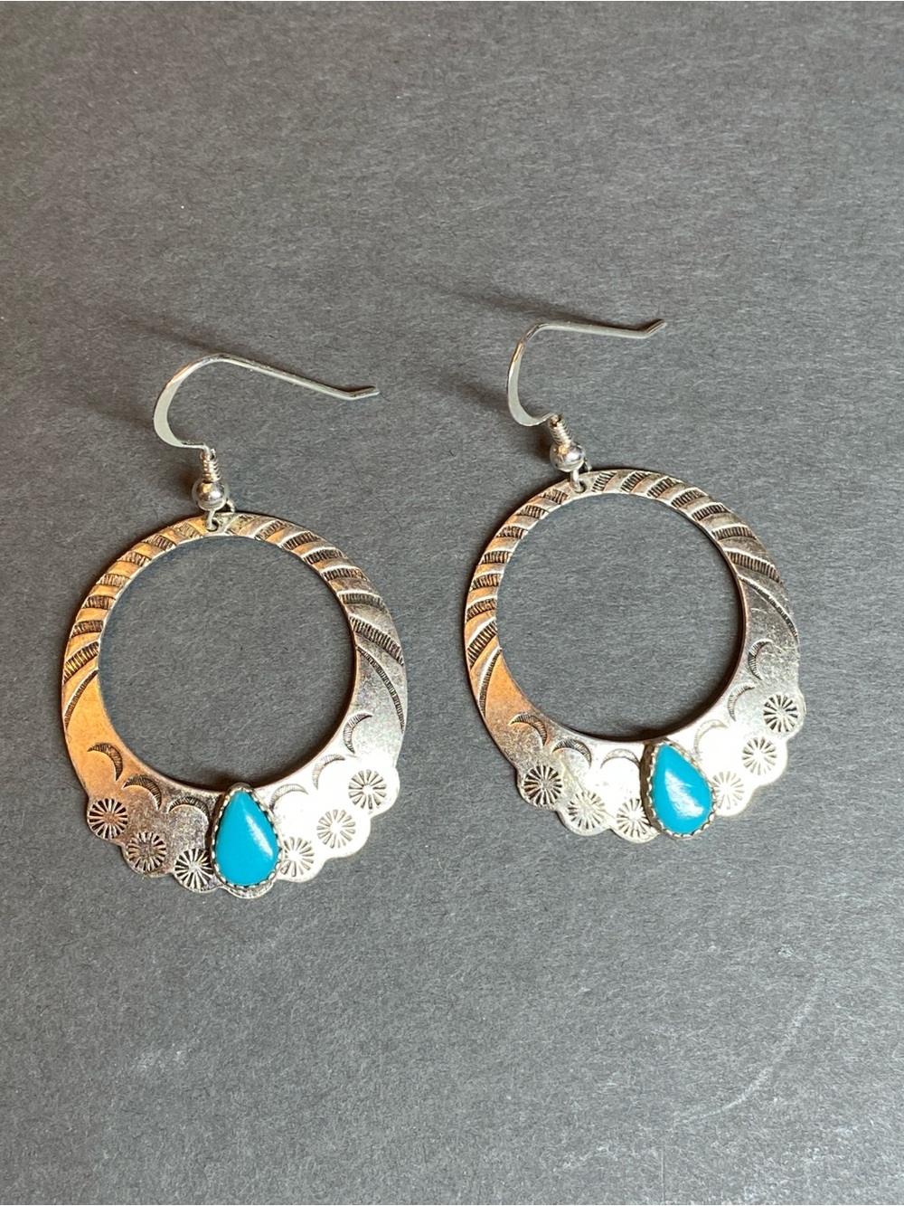 Vintage sterling silver blue turquoise dangle earrings